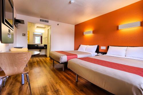 設施, Super 8 by Wyndham Petaluma in 佩塔盧馬