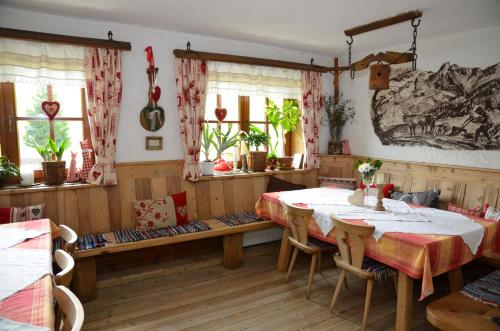設施, 博格瑟夫旅館 (Berggasthof Steckholzer) in 布倫納山口格里斯