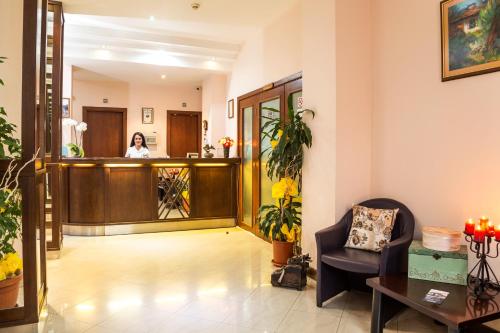 Family Hotel Teteven - image 9