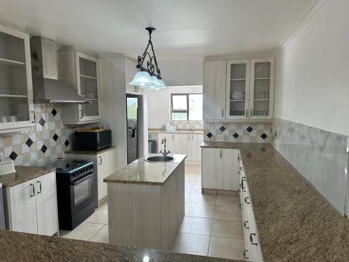 Plattekloof guest house - image 10