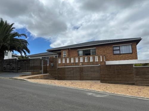 Plattekloof guest house - image 9