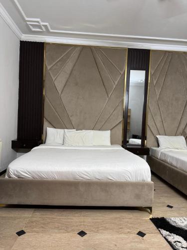 Divine Lodges F-7 - image 13