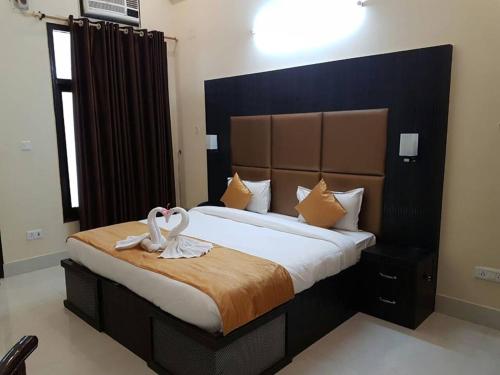 Taraji Resort Ideally located in the Ayodhya area, Taraji Resort promises a relaxing and wonderful visit. The property offers guests a range of services and amenities designed to provide comfort and convenience. To