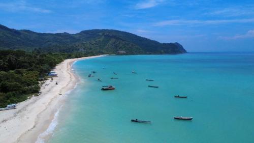 J home stay in Beru
