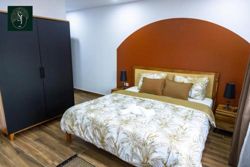 2 Bedroom Apartment & Sofa Bed Riviera - image 5