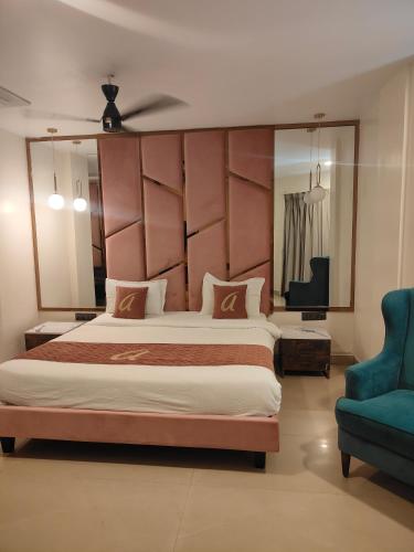 room detail thumbnail 0
