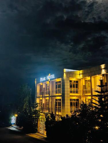 Exterior view, Peak Hotel & Safaris in Karatu