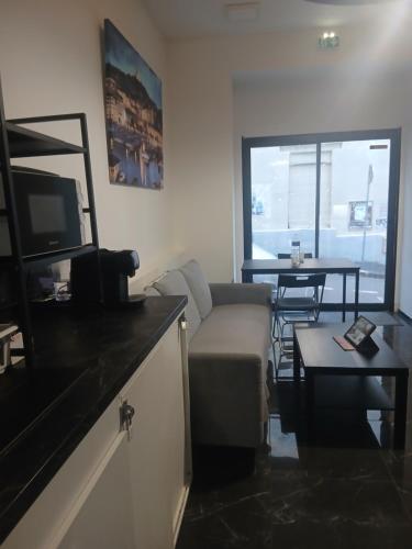 Hotel Des Reformes – Marseille, NY