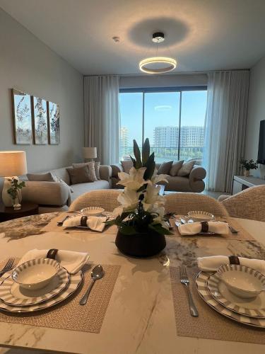 Marassi Al Bahrain Luxury Apartment Pool View – khách sạn tại Diyar Al-Muharraq
