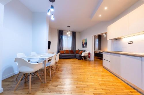 HeKo Modern Apartament | Heart of Athens - image 7