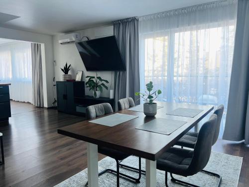 Shared lounge/TV area, Bright Modern Apartment - Central Kuressaare in Kuressaare
