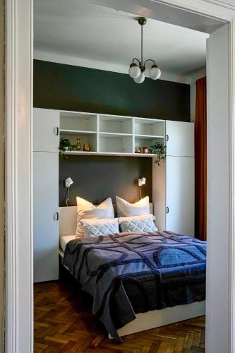  Historic City Center Boutique Apartment 7 - Free Parking - Schlossberg View - by Casa Momo in Graz