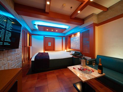 room detail thumbnail 1