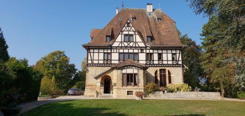 Manoir de la Gravière (Manoir de la Graviere) in Duzī