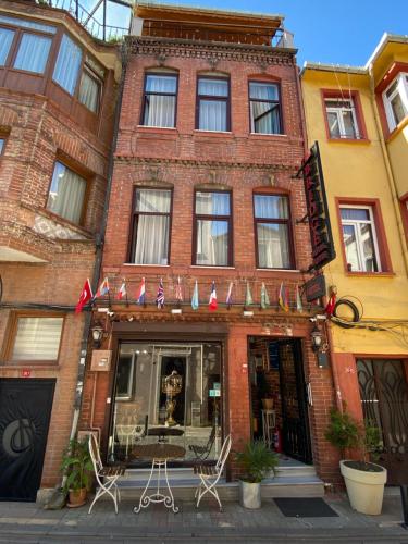 room detail thumbnail 2