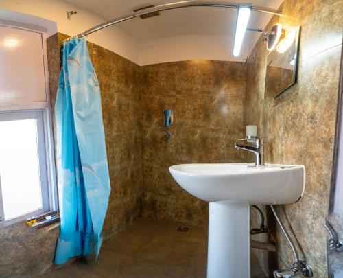 The White House Studio 3BHK near Thamel - image 3