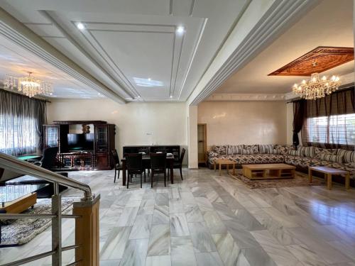 Villa Fez Prestige with jacuzzi, Chic & peaceful – khách sạn tại Residence Riad