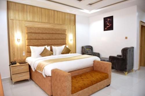 Immaculate Excellence Luxury Hotel – khách sạn tại Owerri