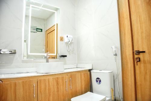 Immaculate Excellence Luxury Hotel in Owerri