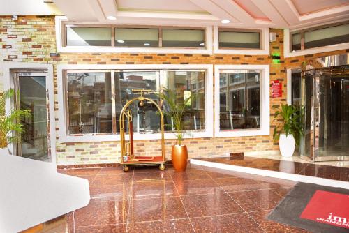 Immaculate Excellence Luxury Hotel in Owerri