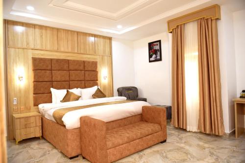 Immaculate Excellence Luxury Hotel in Owerri