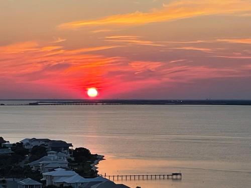 Oceanfront Tower 3 Gulf & Bay View 3-bedroom 18th Floor Condo In Pensacola Beach - Pensacola, FL