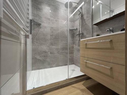 Appartement cosy avec balcon, pieds des pistes, Wi-Fi, animaux acceptés - Méribel - FR-1-355-192 (Appartement cosy avec balcon, pieds des pistes, Wi-Fi, animaux acceptes - Meribel - FR-1-355-192) in Мерибел