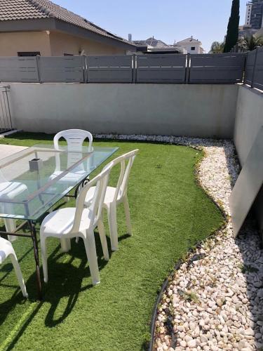 Apartment with private pool in アシュケロン