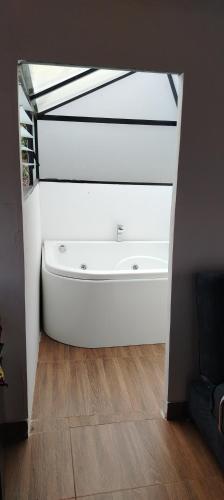 Cabaña jacuzi interno (Cabana jacuzi interno) in Silvania