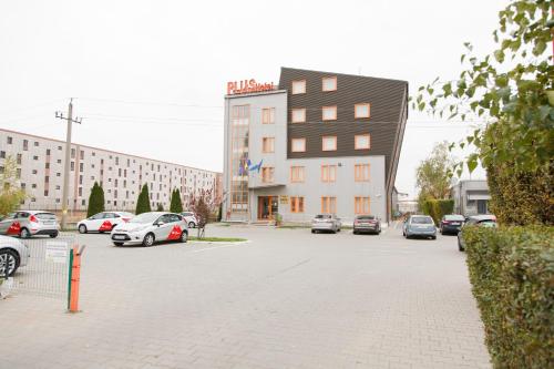 Plus Hotel - image 7
