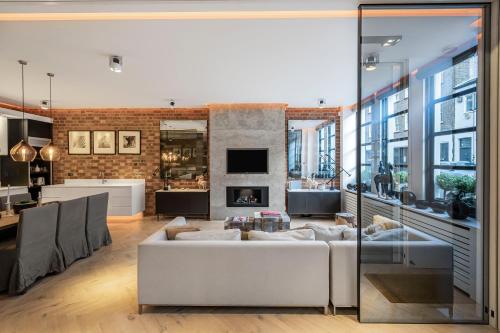 Ultra-Luxury Pavilion Road Mews House - image 6
