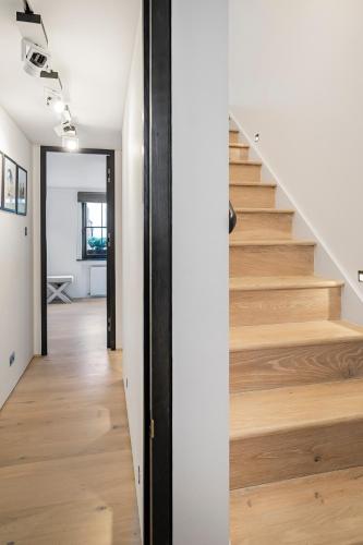 Ultra-Luxury Pavilion Road Mews House - image 14