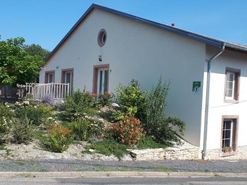 Gîte Rénové avec Terrasse et Parking en Campagne - FR-1-584-397 gîte à louer Reillon