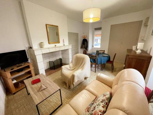 Gîte 4 pers. à Razines avec Parking et Wifi - FR-1-381-647 (Gite 4 pers. a Razines avec Parking et Wifi - FR-1-381-647) in Razines