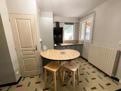 Gîte 4 pers. à Razines avec Parking et Wifi - FR-1-381-647 (Gite 4 pers. a Razines avec Parking et Wifi - FR-1-381-647) in Razines