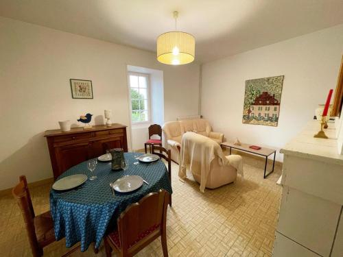 Gîte 4 pers. à Razines avec Parking et Wifi - FR-1-381-647 (Gite 4 pers. a Razines avec Parking et Wifi - FR-1-381-647) in Razines