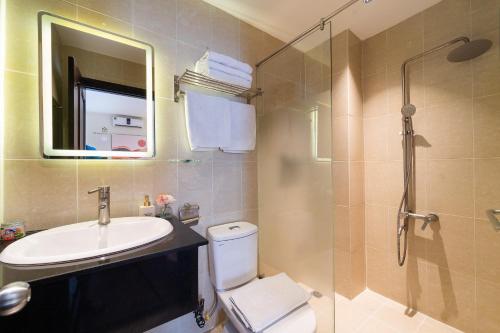 room detail thumbnail 2