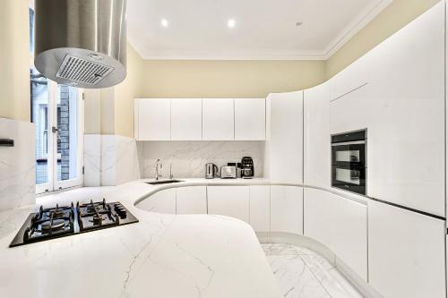 Royal Knightsbridge 3-Bed - Next To Harrods - main image