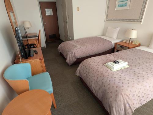 2 twin beds
