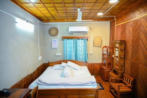 1 queen bed