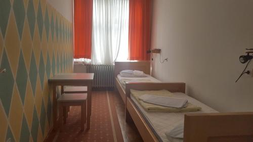 HI Hostel Zagreb - image 10