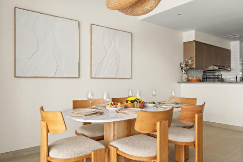 VayK - Modern 4 BD Townhouse with Private Garden in Damac Lagoons - image 8