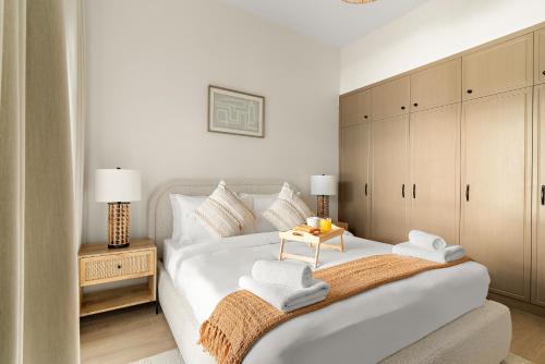 VayK - Modern 4 BD Townhouse with Private Garden in Damac Lagoons - image 11