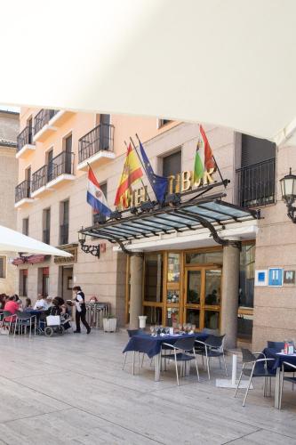 Hotel Tibur - image 10