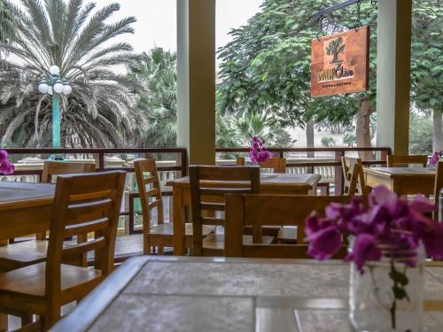 Restoran, Wild Olive Guest House in Ica