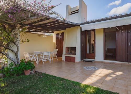 Villa Elena 200m from the beach