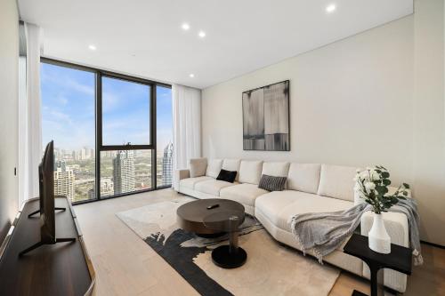 Allsopp & Allsopp - 4-Bedroom Penthouse with Panoramic Views in LIV Marina Dubai Marina - image 9