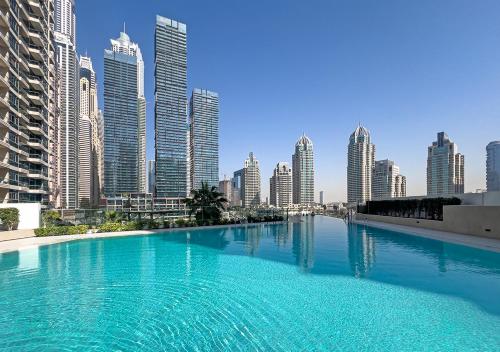 Allsopp & Allsopp - 4-Bedroom Penthouse with Panoramic Views in LIV Marina Dubai Marina - image 12