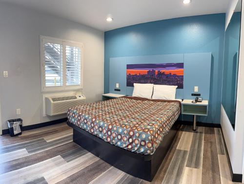 La Casa Motel, Los Angeles - Burbank Airport in Sun Valley, USA