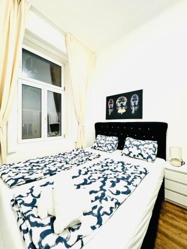 Spacious Private Rooms in 5BR Apartment Near Atzgersdorf Station in 23. Liesing